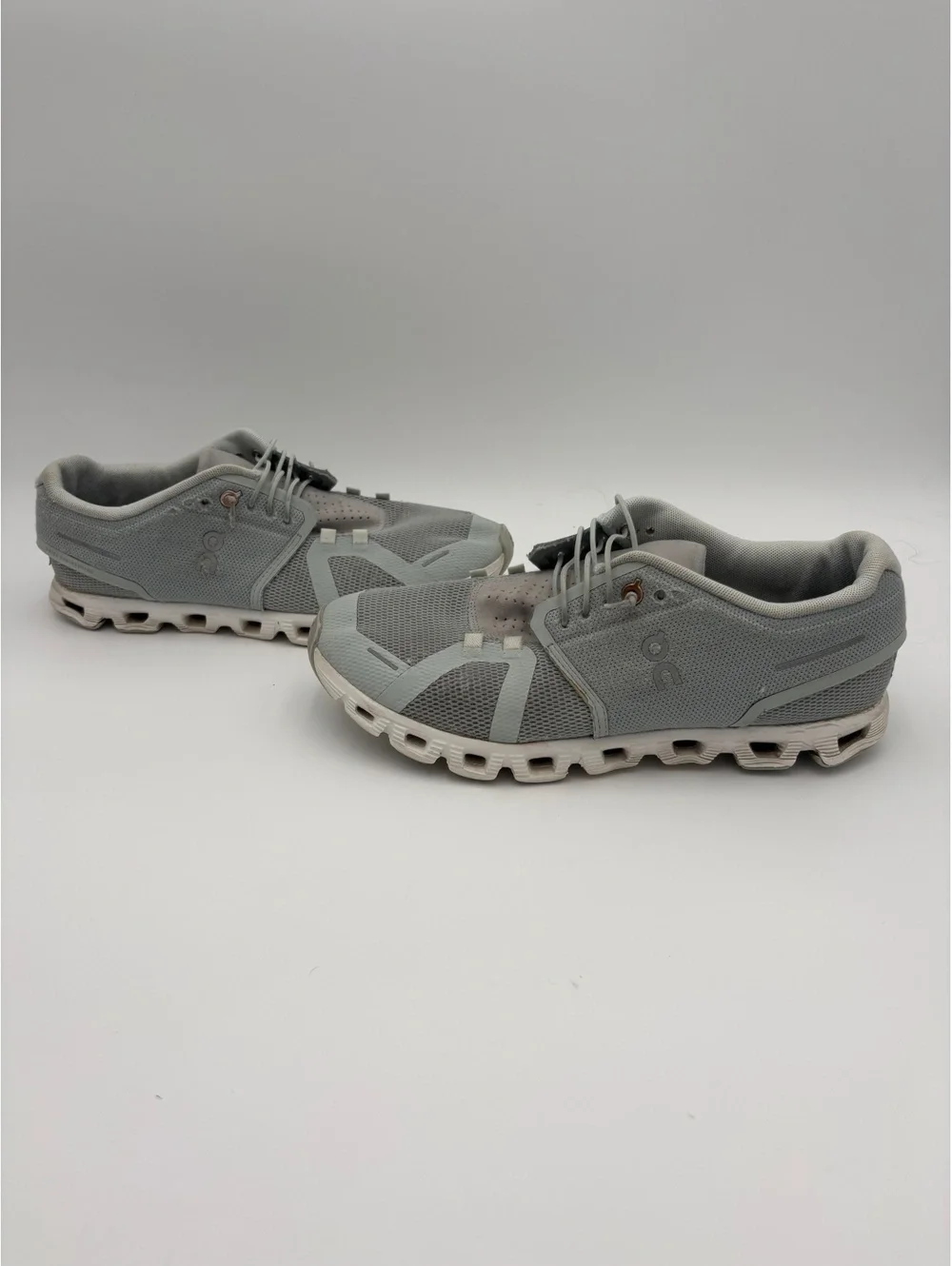 On Cloud Running Shoes Mens 8 Light Blue / Gray Athletic Sneakers On Cloud